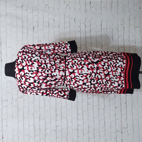 Liz Claiborn Black, Red and White 3/4 Sleeve Shift Dress - Picture 2 of 11